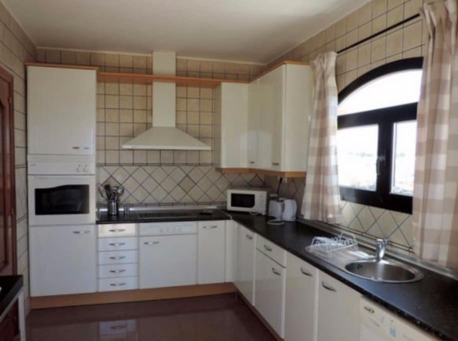 Riviera Park 7A - Air Con- Wi-Fi- Uk Channels- 5 Minutes Walking From The Sea Apartment Tias Exterior photo
